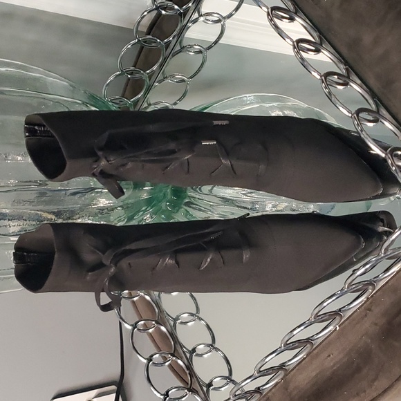 NWOT KENDALL AND KYLIE BOOTS - Picture 3 of 8